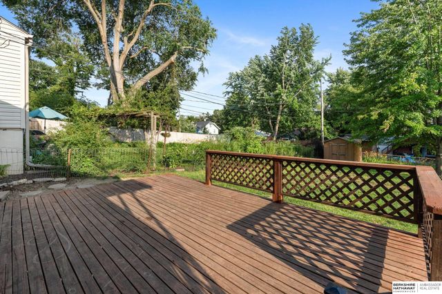 6335 William Street, Omaha, NE 68106
