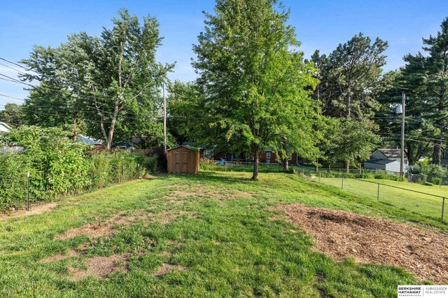 6335 William Street, Omaha, NE 68106