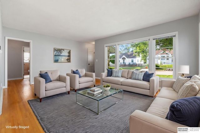 6335 William Street, Omaha, NE 68106