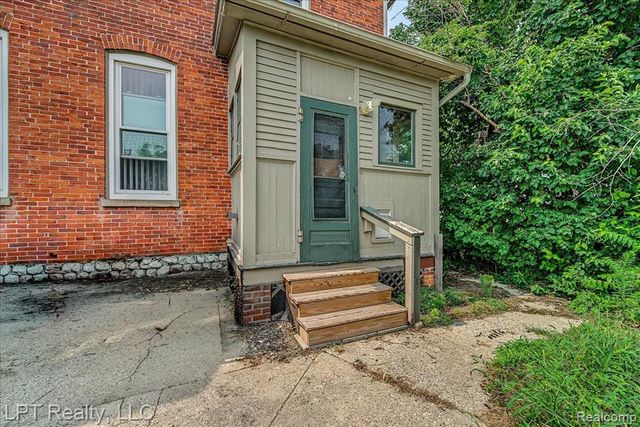 206 N Macomb Street, Monroe, MI 48162