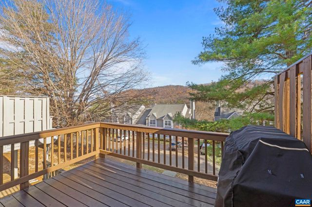 1265 MAPLE VIEW DR, Charlottesville, VA 22902