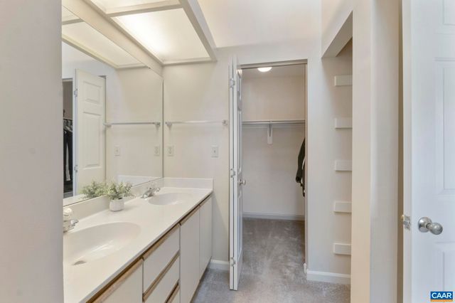 1265 MAPLE VIEW DR, Charlottesville, VA 22902