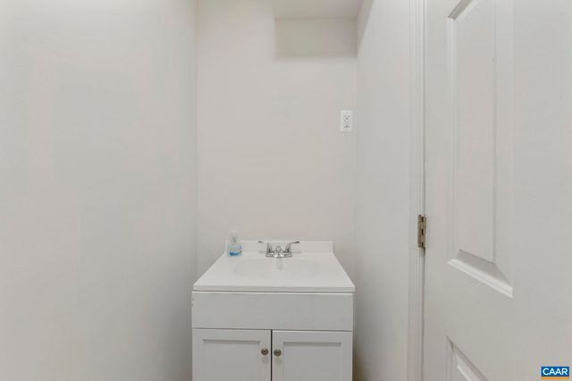 1265 MAPLE VIEW DR, Charlottesville, VA 22902