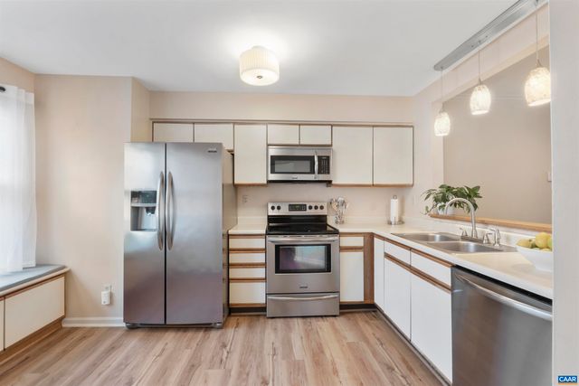 1265 MAPLE VIEW DR, Charlottesville, VA 22902