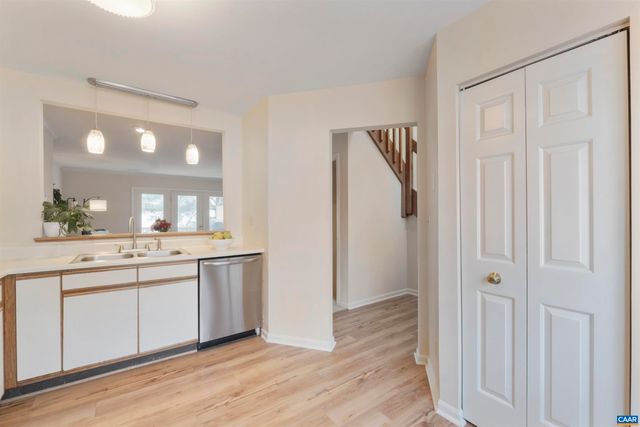 1265 MAPLE VIEW DR, Charlottesville, VA 22902