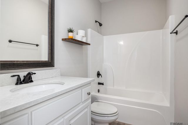 623 Beaumont Dr, Gonzales, LA 70737
