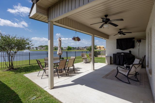 623 Beaumont Dr, Gonzales, LA 70737