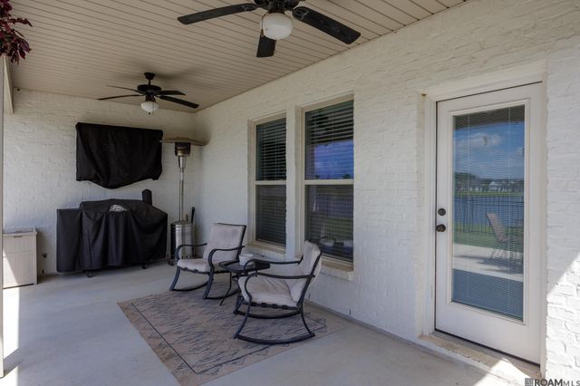 623 Beaumont Dr, Gonzales, LA 70737