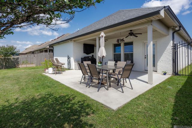 623 Beaumont Dr, Gonzales, LA 70737
