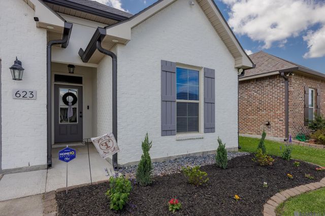 623 Beaumont Dr, Gonzales, LA 70737