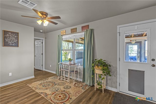 3065 N Sun Circle, Rogers, TX 76569