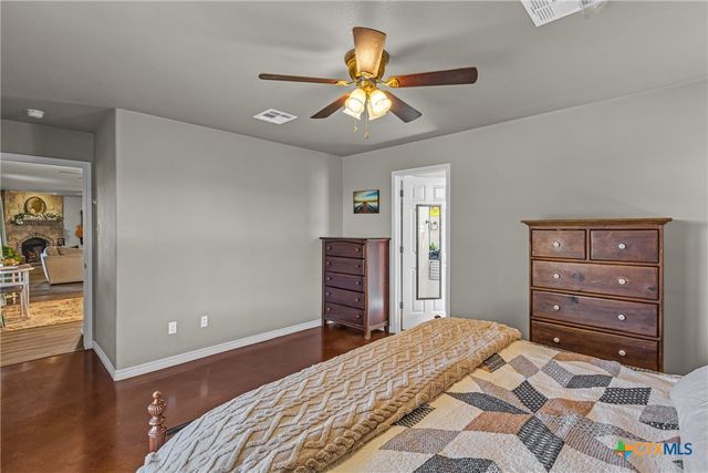 3065 N Sun Circle, Rogers, TX 76569