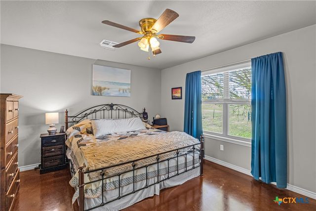 3065 N Sun Circle, Rogers, TX 76569