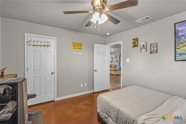 3065 N Sun Circle, Rogers, TX 76569