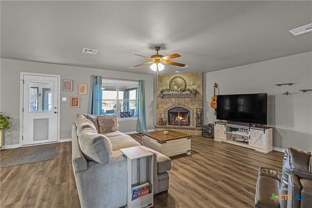 3065 N Sun Circle, Rogers, TX 76569
