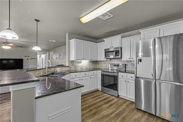 3065 N Sun Circle, Rogers, TX 76569