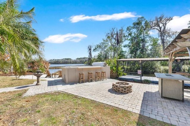 6670 BAY SHORE DRIVE, St Cloud, FL 34771