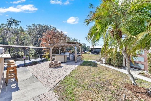 6670 BAY SHORE DRIVE, St Cloud, FL 34771