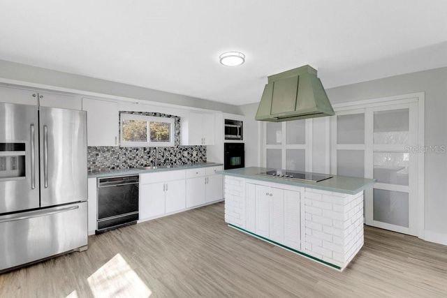 6670 BAY SHORE DRIVE, St Cloud, FL 34771