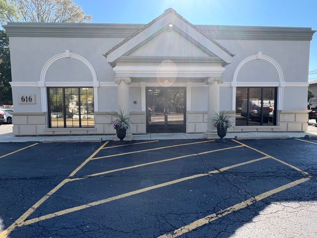 616 W CHILDS Street, Wheaton, IL 60187
