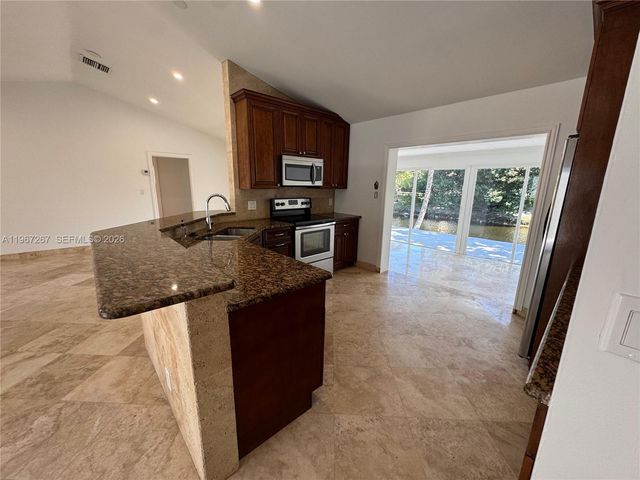 332 NW 47th Ave, Deerfield Beach, FL 33442