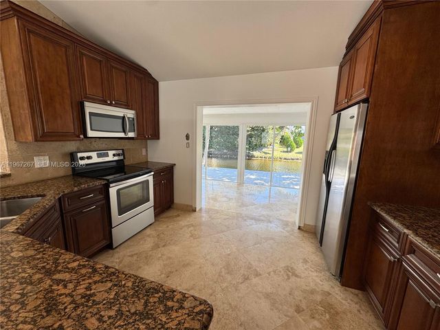 332 NW 47th Ave, Deerfield Beach, FL 33442