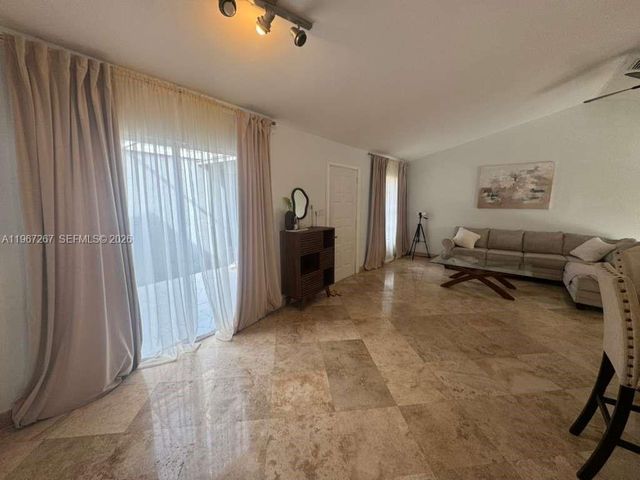 332 NW 47th Ave, Deerfield Beach, FL 33442