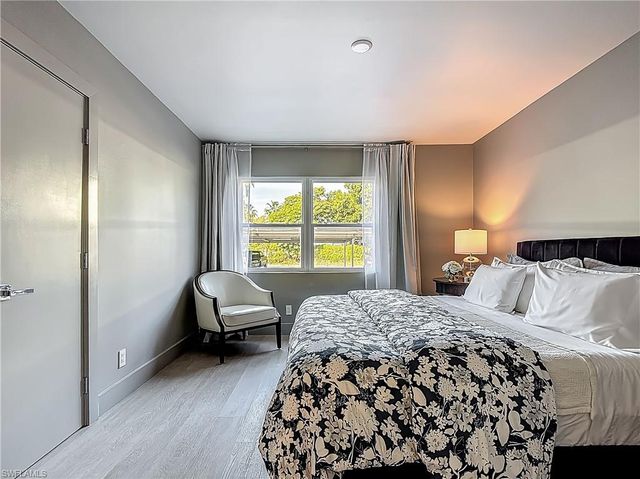 2544 1st ST # 102, Fort Myers, FL 33901