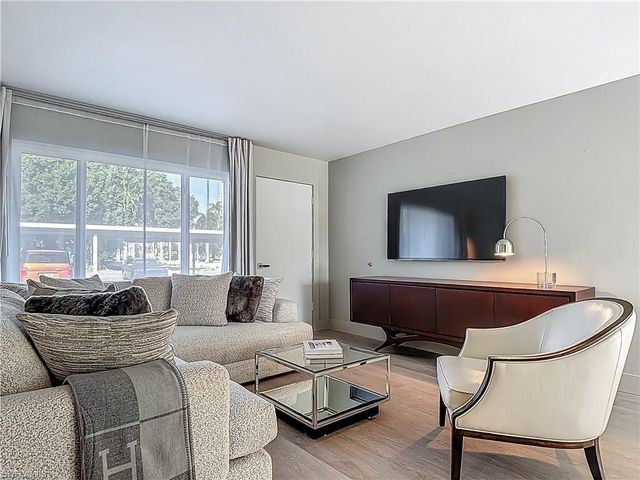 2544 1st ST # 102, Fort Myers, FL 33901