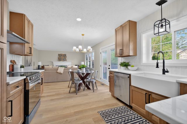 4864 Ashbrook Drive, Noblesville, IN 46062