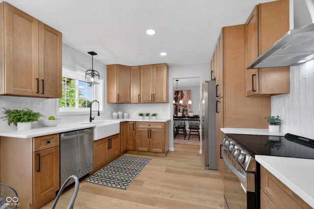 4864 Ashbrook Drive, Noblesville, IN 46062