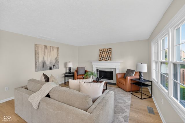 4864 Ashbrook Drive, Noblesville, IN 46062
