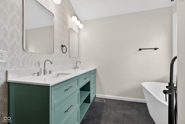 4864 Ashbrook Drive, Noblesville, IN 46062
