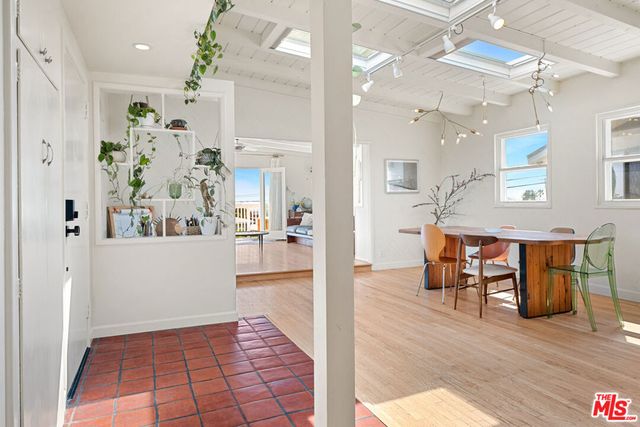 7421 Earldom Avenue, Playa Del Rey, CA 90293