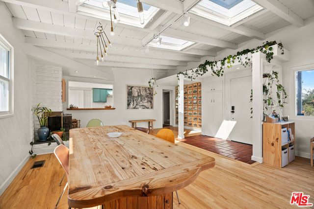 7421 Earldom Avenue, Playa Del Rey, CA 90293