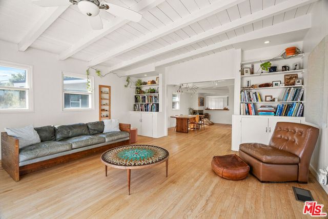 7421 Earldom Avenue, Playa Del Rey, CA 90293