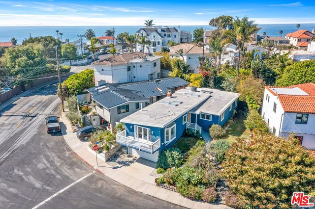 7421 Earldom Avenue, Playa Del Rey, CA 90293
