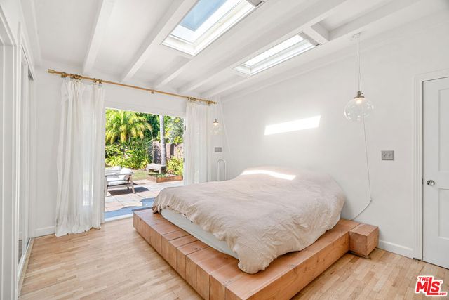 7421 Earldom Avenue, Playa Del Rey, CA 90293