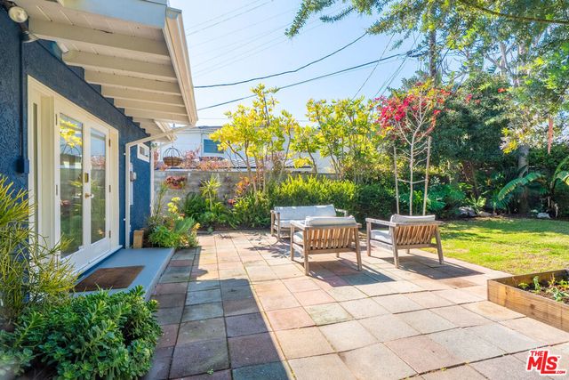 7421 Earldom Avenue, Playa Del Rey, CA 90293