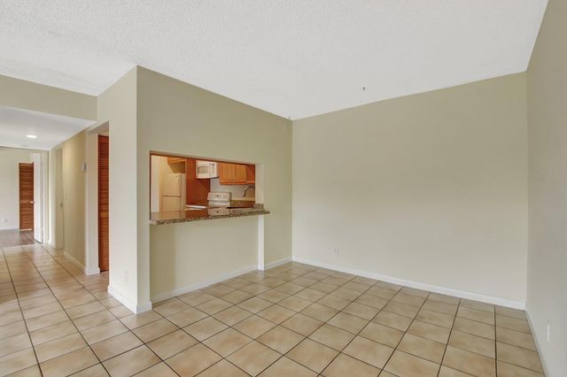 616 SEA PINE Way C2, Greenacres, FL 33415