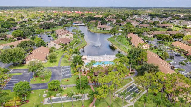 616 SEA PINE Way C2, Greenacres, FL 33415