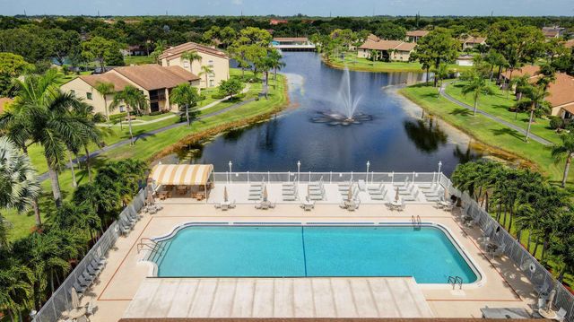 616 SEA PINE Way C2, Greenacres, FL 33415