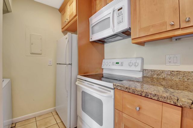 616 SEA PINE Way C2, Greenacres, FL 33415