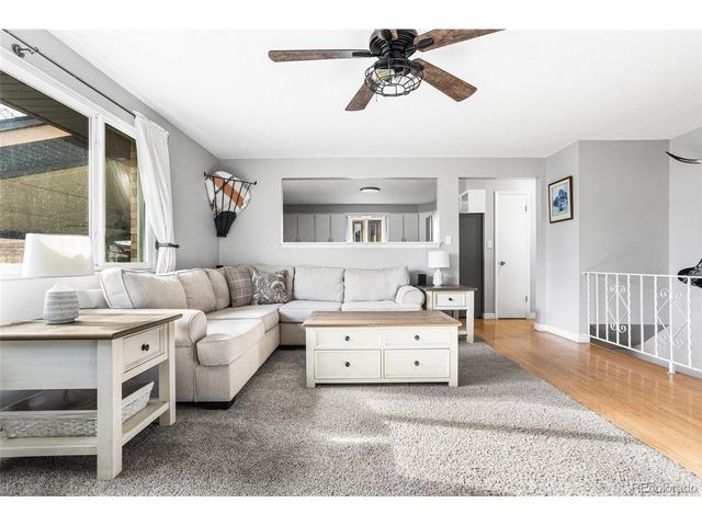 1889 Queens Dr, Longmont, CO 80501