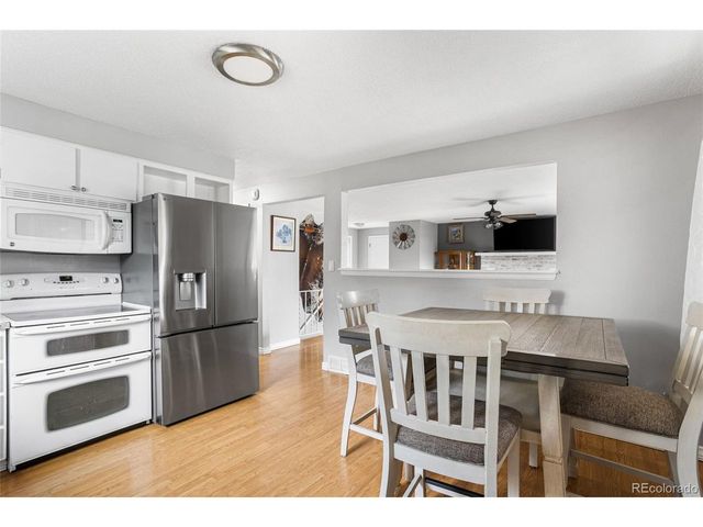 1889 Queens Dr, Longmont, CO 80501