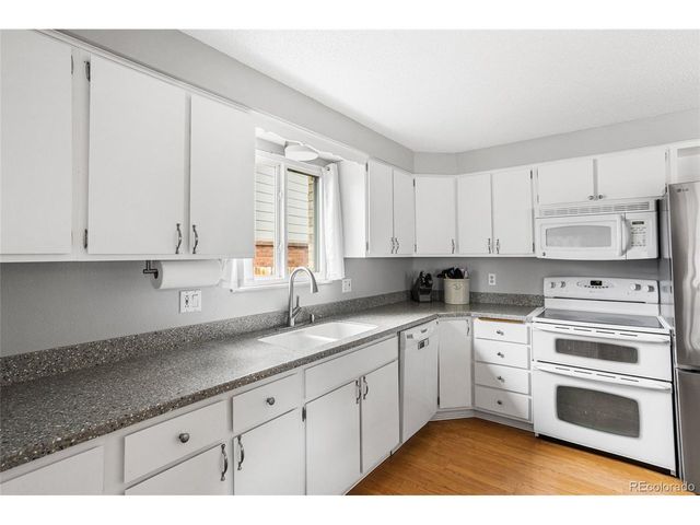 1889 Queens Dr, Longmont, CO 80501