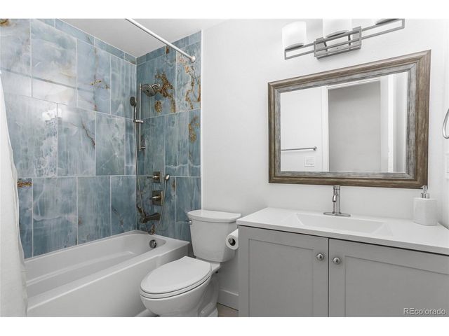 1889 Queens Dr, Longmont, CO 80501