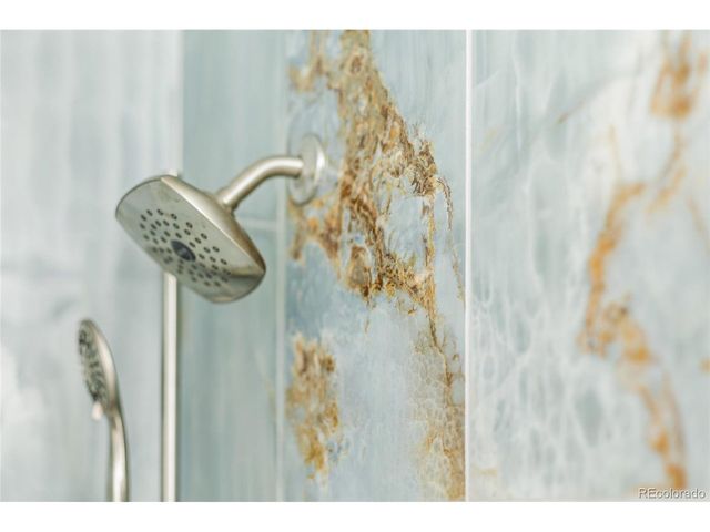 1889 Queens Dr, Longmont, CO 80501