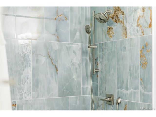 1889 Queens Dr, Longmont, CO 80501