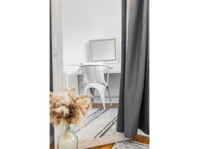 1889 Queens Dr, Longmont, CO 80501